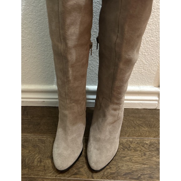 Lord & Taylor 424 Fifth Tall Suede Knee Boots,Women's SZ: 6 M,Beige,Cuff/Uncuff - Picture 3 of 16